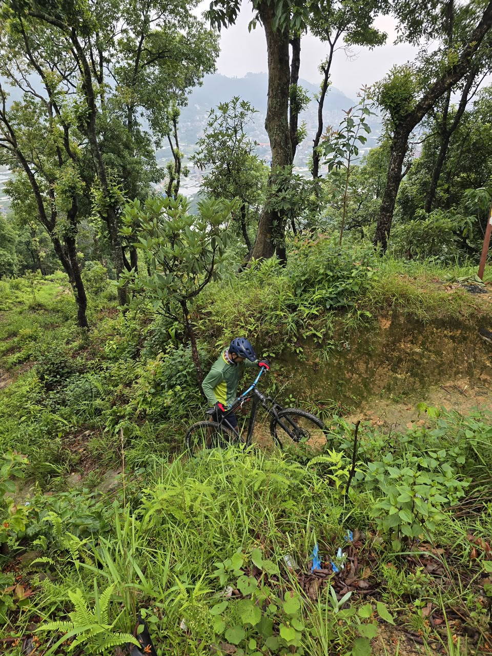 heaven-danda-kathmandu-cycling.jpeg